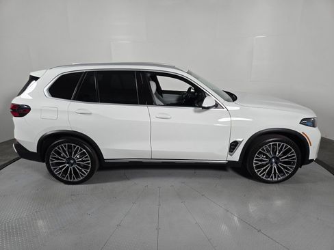 Used 2025 BMW X5 xDrive40i image 4