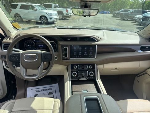 Certified 2021 GMC Yukon Denali w/ Denali Premium Package AWD/4WD image 15