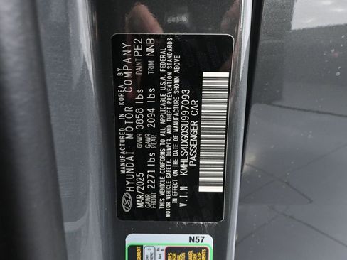 Used 2025 Hyundai Elantra SEL FWD image 49