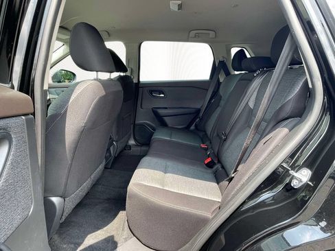 Used 2023 Nissan Rogue SV FWD image 11