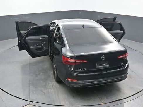 Used 2022 Volkswagen Jetta SE image 73