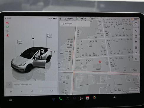 Used 2023 Tesla Model Y Performance AWD/4WD image 25