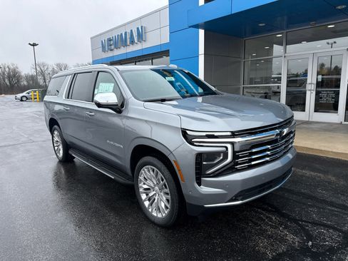 New 2026 Chevrolet Suburban Premier w/ Sun And Tow Package AWD/4WD image 1