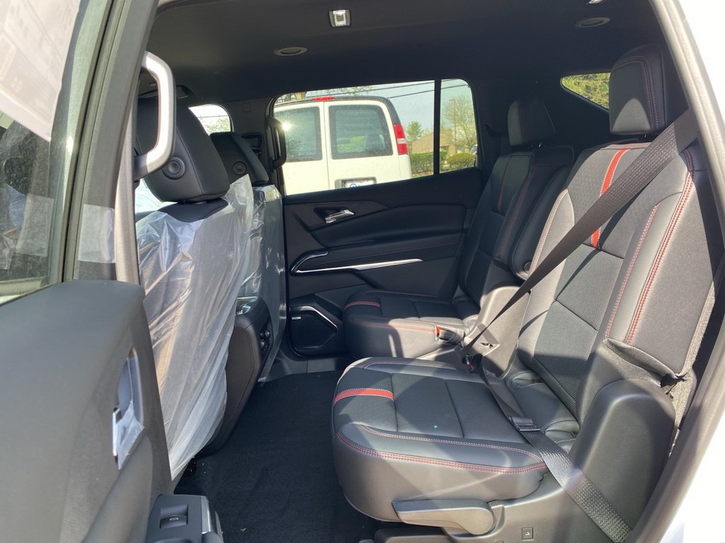 New 2026 Chevrolet Traverse RS w/ LPO, Floor Liner Package AWD/4WD image 13