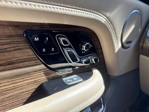 Used 2019 Land Rover Range Rover HSE image 40