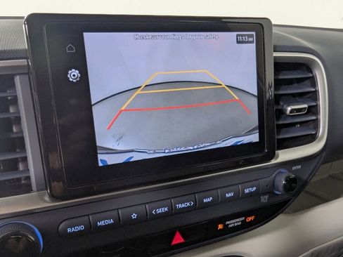 Certified 2025 Hyundai Venue Limited FWD image 28