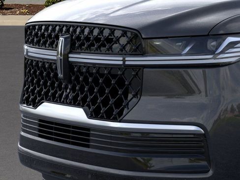 New 2025 Lincoln Navigator Reserve w/ Jet Appearance Package image 17