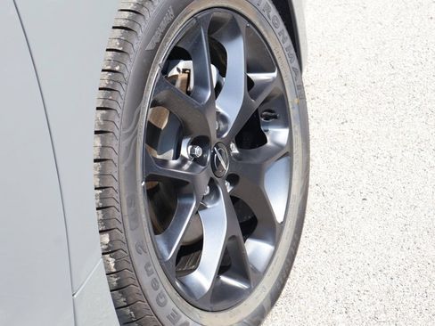 Used 2025 Chrysler Pacifica Limited FWD image 39