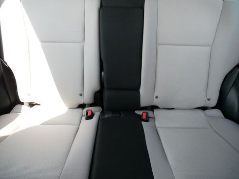 Used 2018 Toyota RAV4 XLE AWD/4WD image 13