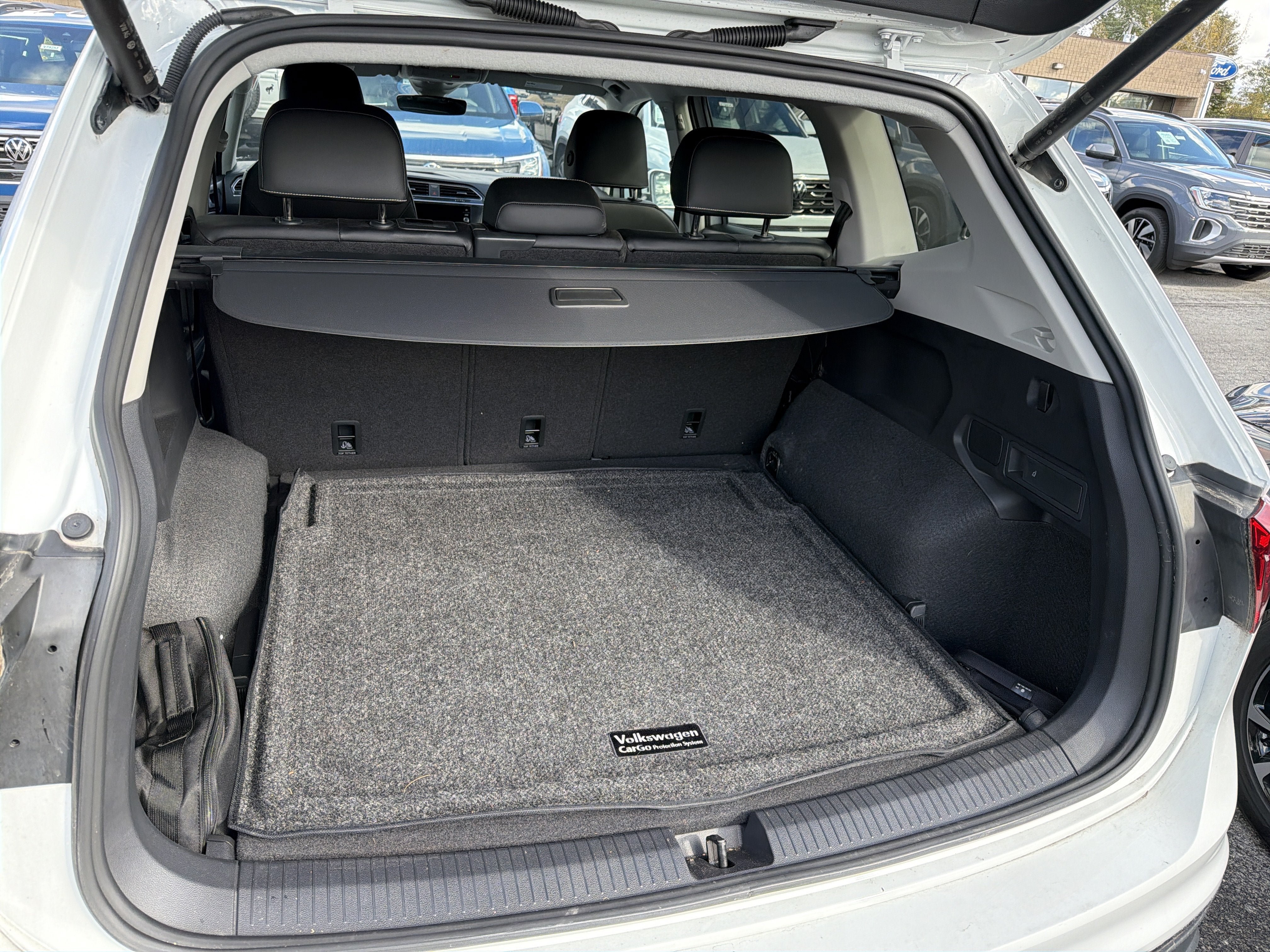 Used 2024 Volkswagen Tiguan SE AWD/4WD image 27