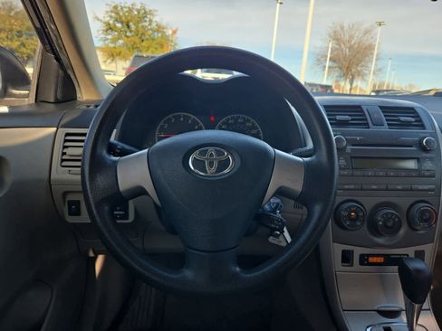 Used 2011 Toyota Corolla LE image 21