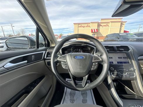 Used 2020 Ford Fusion SE image 14