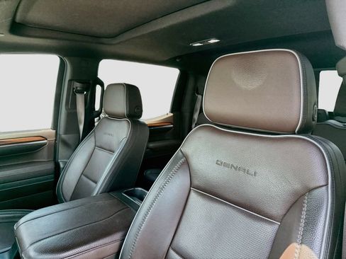 Used 2024 GMC Sierra 1500 Denali w/ Denali Reserve Package AWD/4WD image 13
