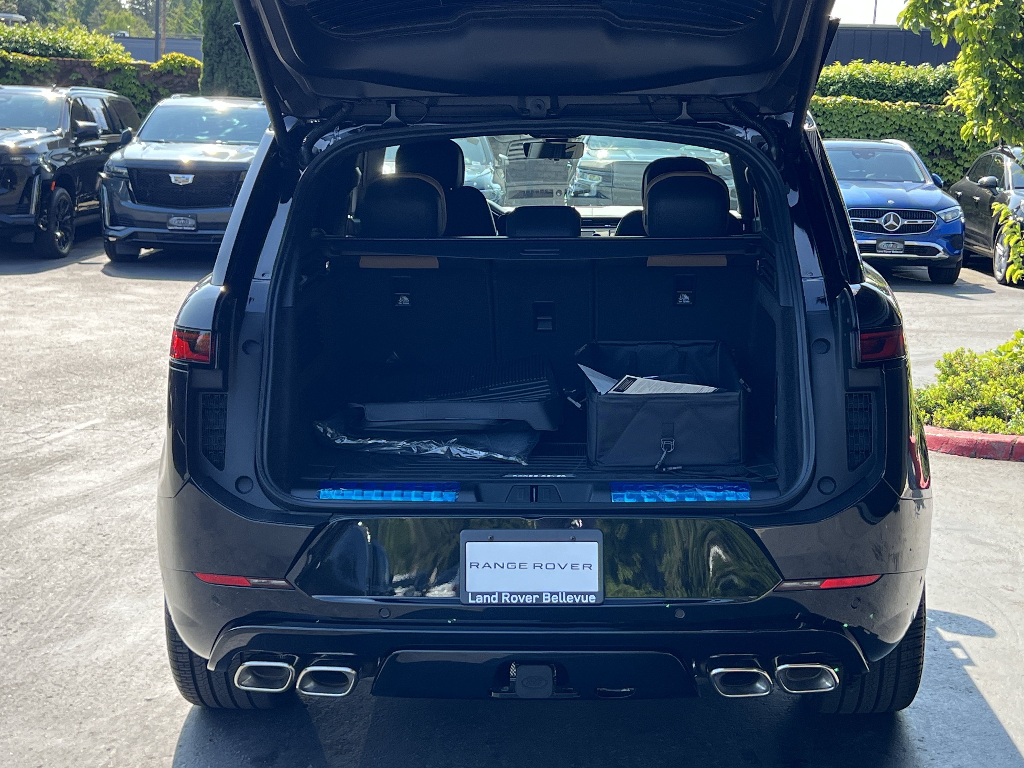 New 2025 Land Rover Range Rover Sport Dynamic SE AWD/4WD image 15