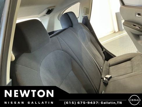 Used 2015 Nissan Rogue S FWD image 16