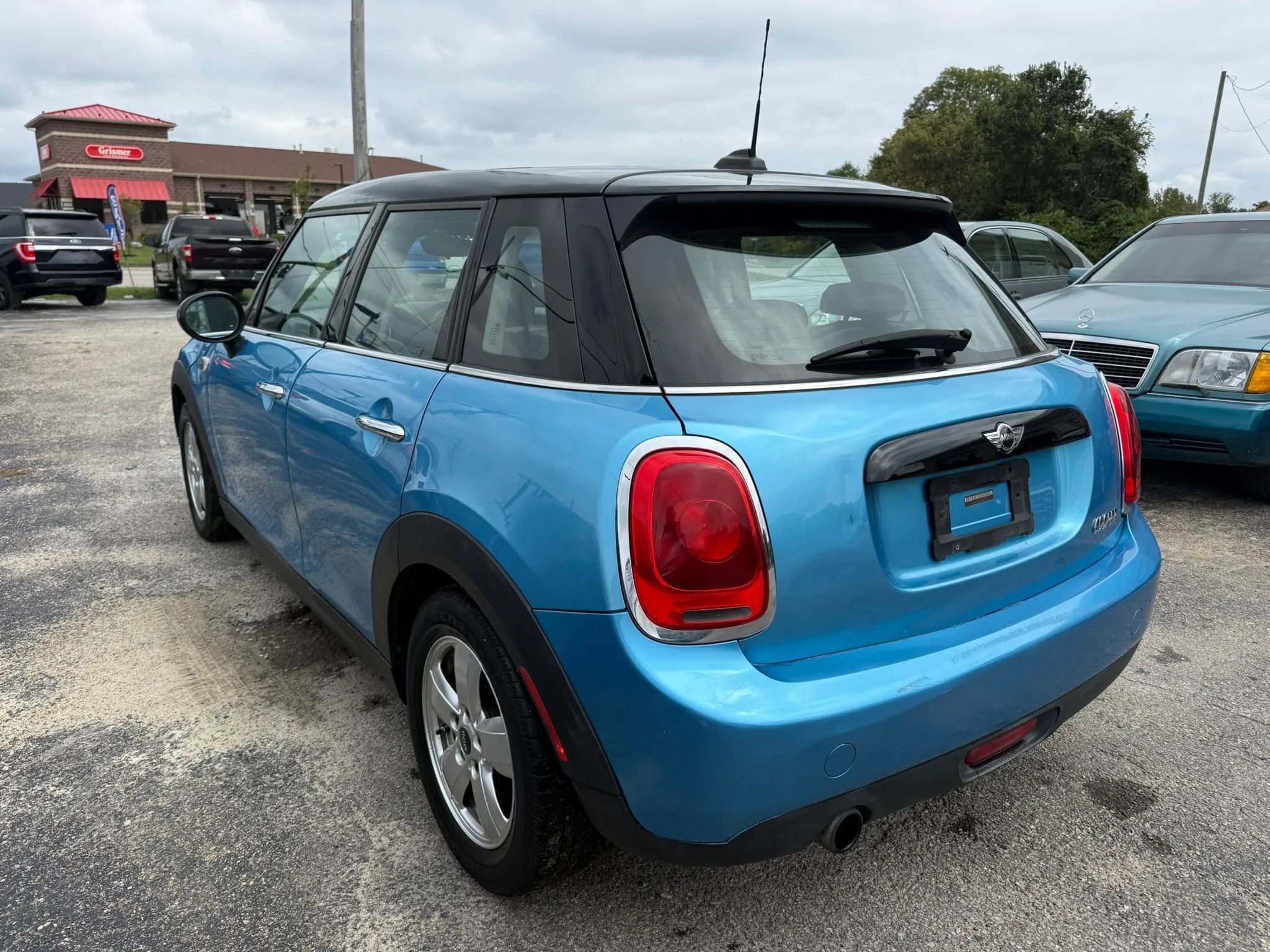 Used 2016 MINI Cooper 4-Door Hardtop FWD image 8