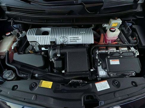 Used 2015 Toyota Prius Three image 13