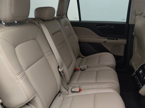 Used 2021 Lincoln Aviator 2WD image 19