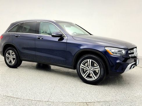 Used 2022 Mercedes-Benz GLC 300 4MATIC w/ Premium Package Lite image 3