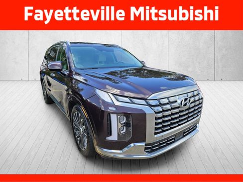 Used 2023 Hyundai Palisade Calligraphy AWD/4WD image 2