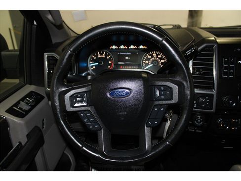 Used 2016 Ford F150 XLT w/ Trailer Tow Package image 24