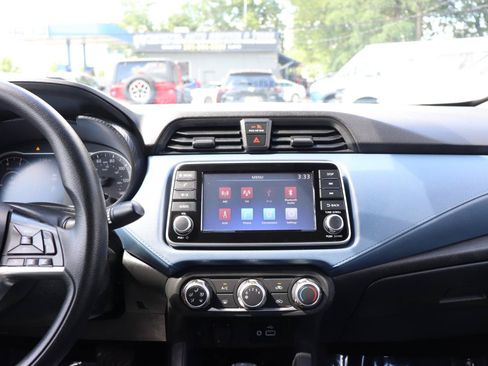 Used 2025 Nissan Versa SV FWD image 19