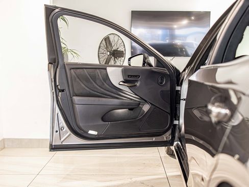 Used 2022 Lexus LS 500 F Sport image 32