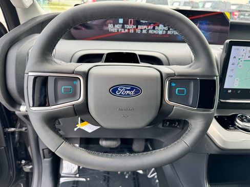 New 2025 Ford Expedition Active image 14