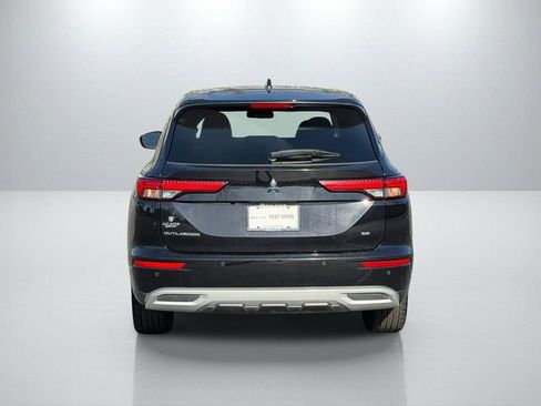 Used 2023 Mitsubishi Outlander SE AWD/4WD image 6