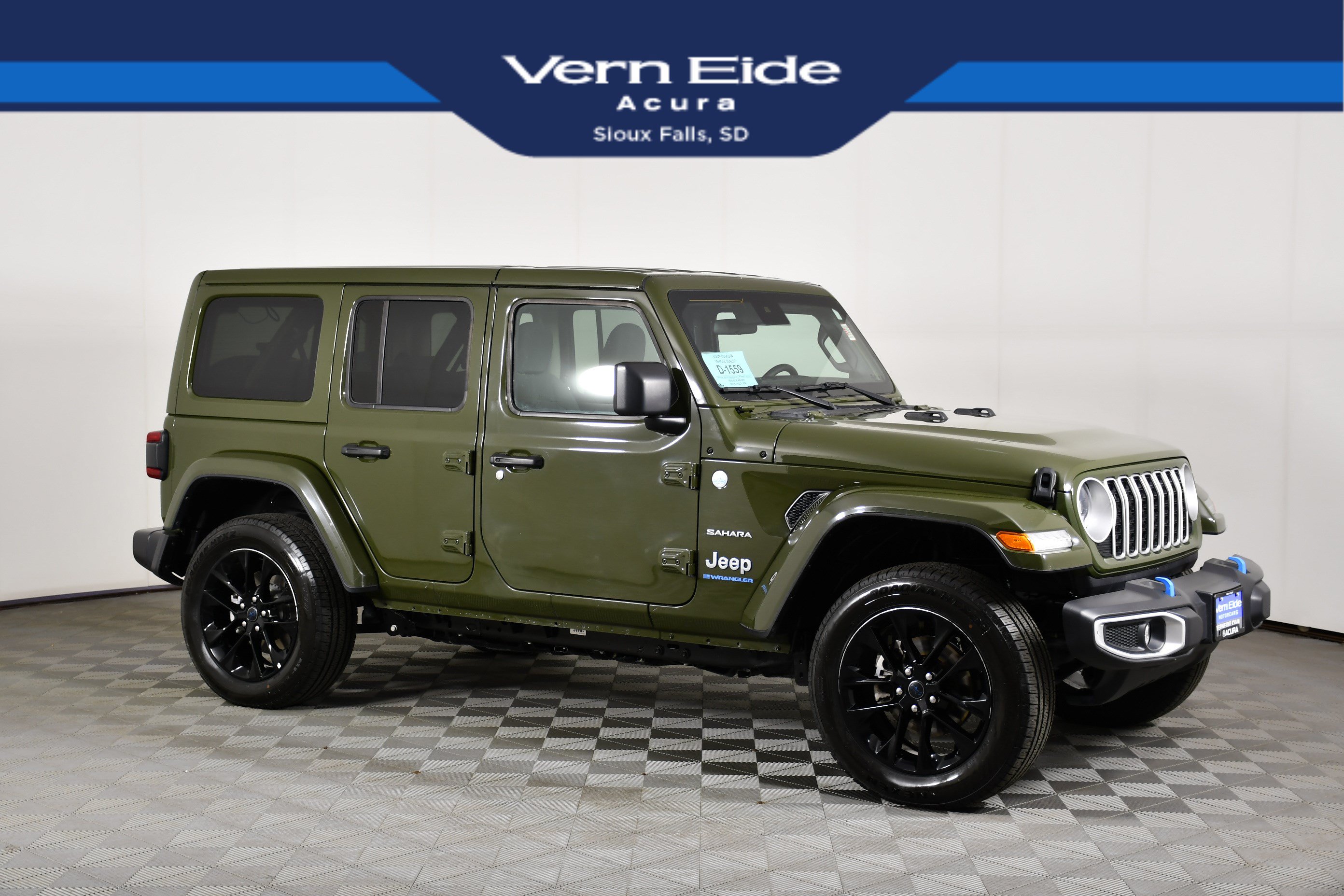 Used 2024 Jeep Wrangler Unlimited Sahara AWD/4WD image 1