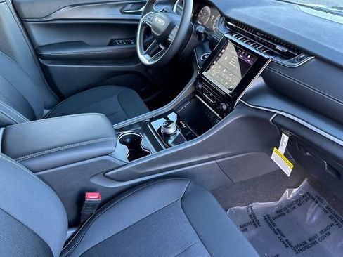 New 2025 Jeep Grand Cherokee Laredo X image 16