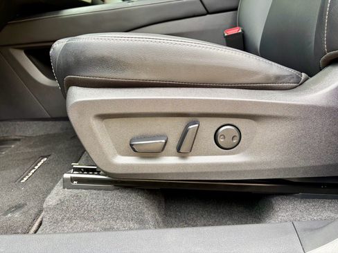 Used 2025 Nissan Murano SL w/ Cargo Package AWD/4WD image 26