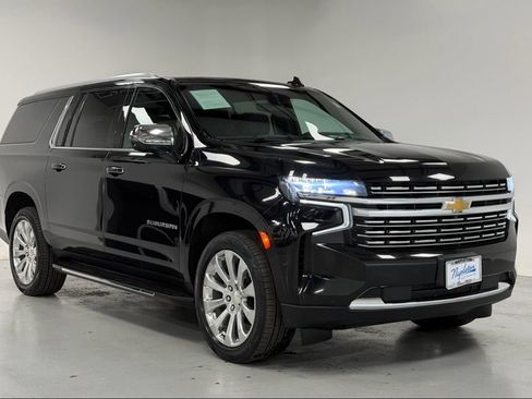 Used 2021 Chevrolet Suburban Premier w/ Premium Package image 6