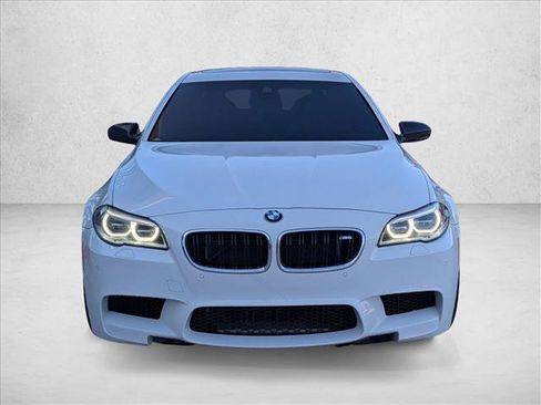 Used 2016 BMW M5 RWD image 2