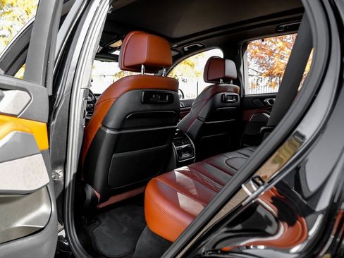 Used 2021 BMW X5 xDrive40i w/ Executive Package image 43