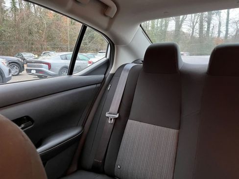 Used 2025 Nissan Sentra SV image 37