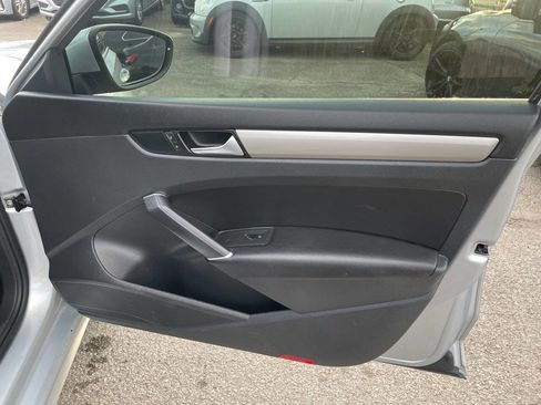 Used 2020 Volkswagen Passat 2.0T SE image 11