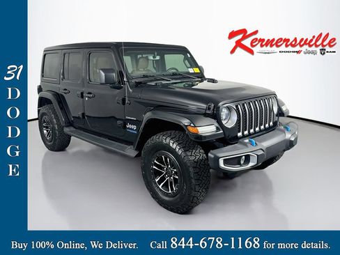 Used 2022 Jeep Wrangler Unlimited Sahara w/ Cold Weather Group AWD/4WD image 1