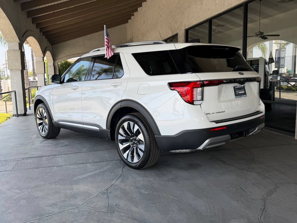 New 2026 Ford Explorer Platinum w/ LUX Leather Package AWD/4WD image 4