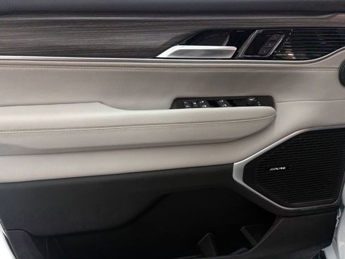 Used 2024 Jeep Wagoneer Series II image 11