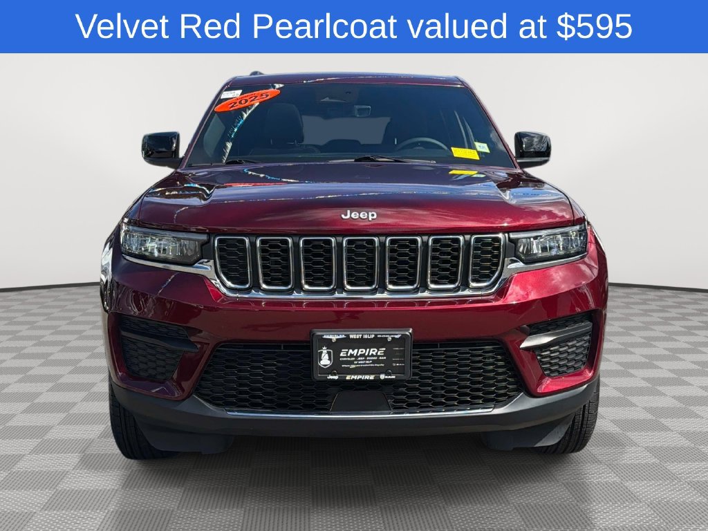 Used 2025 Jeep Grand Cherokee Laredo X AWD/4WD image 2
