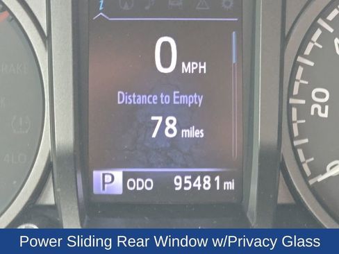 Used 2017 Toyota Tacoma TRD Sport image 5