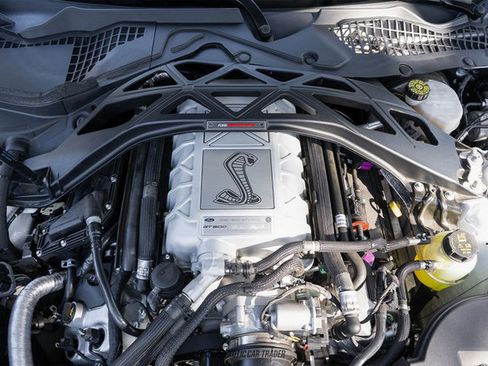 Used 2022 Ford Mustang Shelby GT500 w/ Carbon Fiber Track Pack image 21