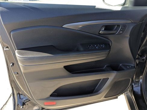 Used 2024 Honda Passport EX-L image 11