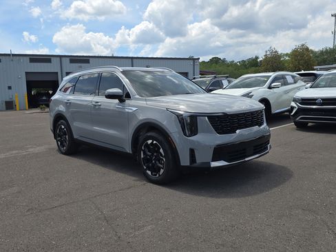 Certified 2024 Kia Sorento S w/ Panoramic Sunroof Package FWD image 2