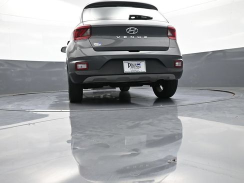 Certified 2024 Hyundai Venue SEL FWD image 31
