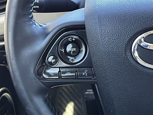 Used 2021 Toyota Prius XLE w/ Advanced Technology Package image 12