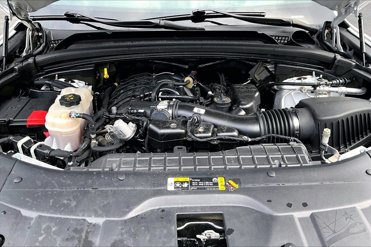 Used 2023 Jeep Grand Cherokee Altitude AWD/4WD image 35