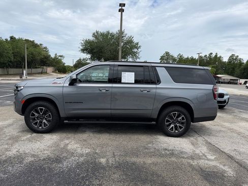 Used 2022 Chevrolet Suburban Z71 AWD/4WD image 4