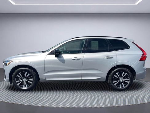 Used 2024 Volvo XC60 B5 Core AWD/4WD image 3